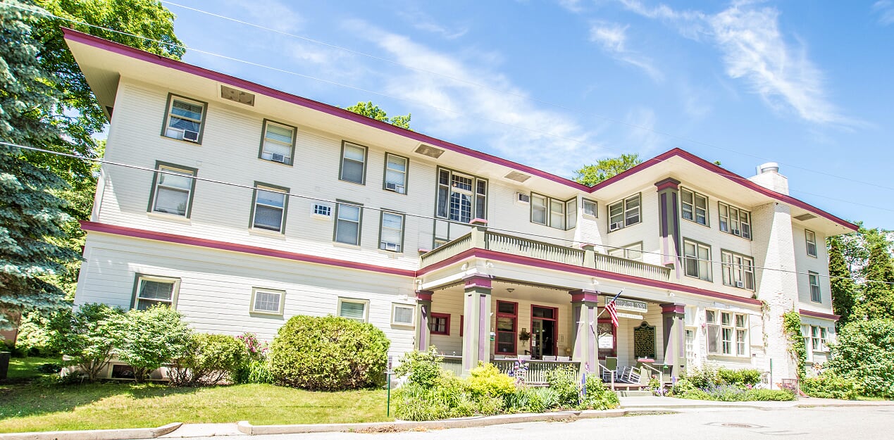 The Terrace Inn and 1911 Restaurant