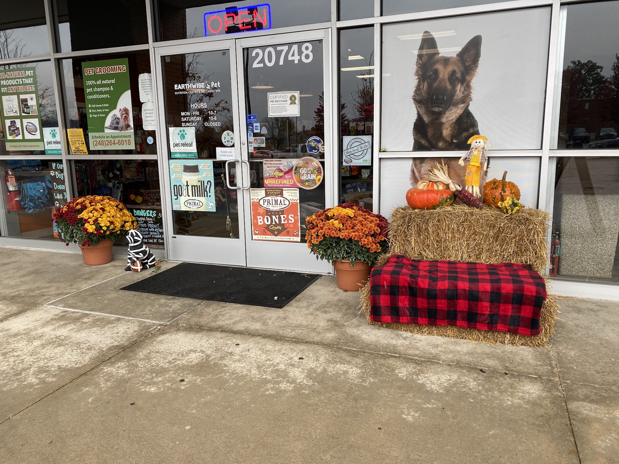 EarthWise Pet Supply & Grooming South Lyon