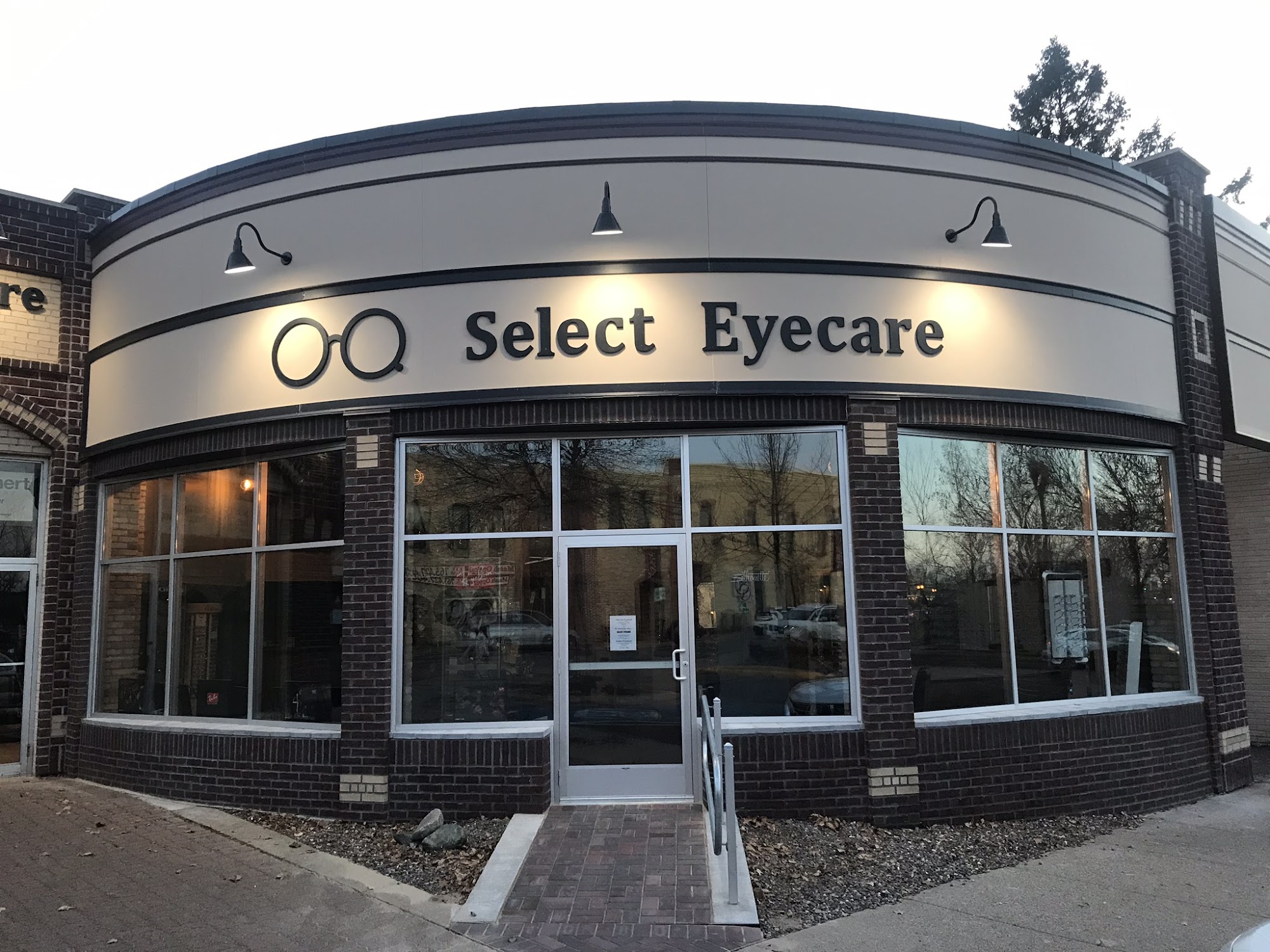 Select Eyecare of Anoka