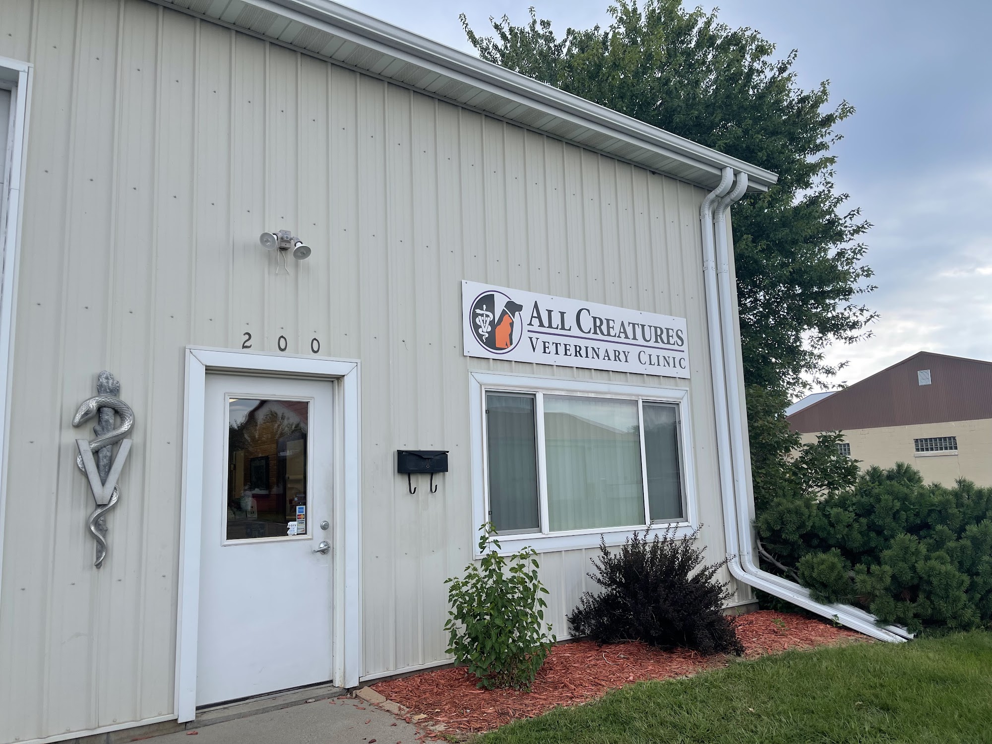 All Creatures Vet Clinic 200 N 8th St, Lake City Minnesota 55041