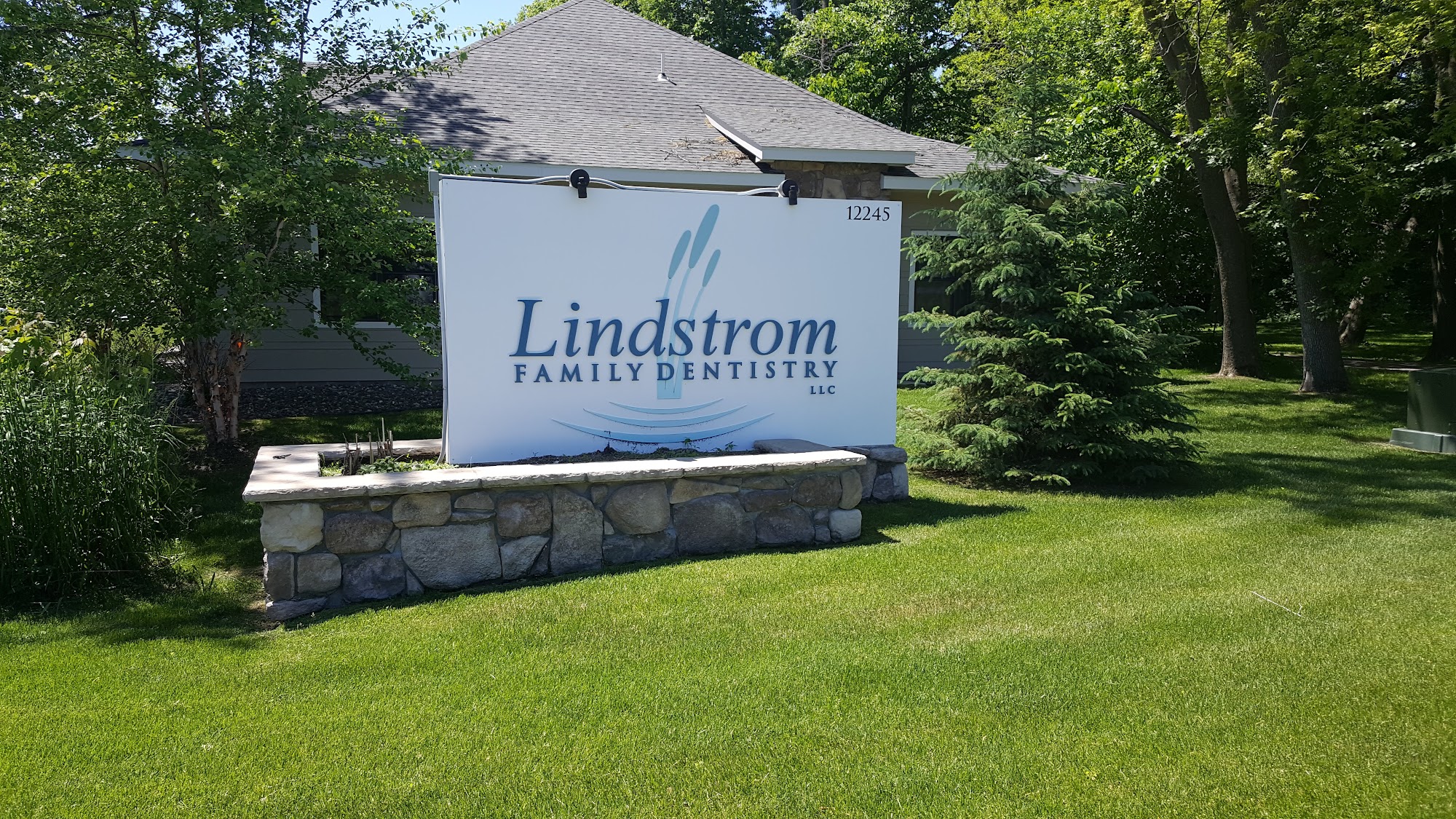 Lindstrom Family Dentistry 12245 Lindstrom Ln, Lindstrom Minnesota 55045