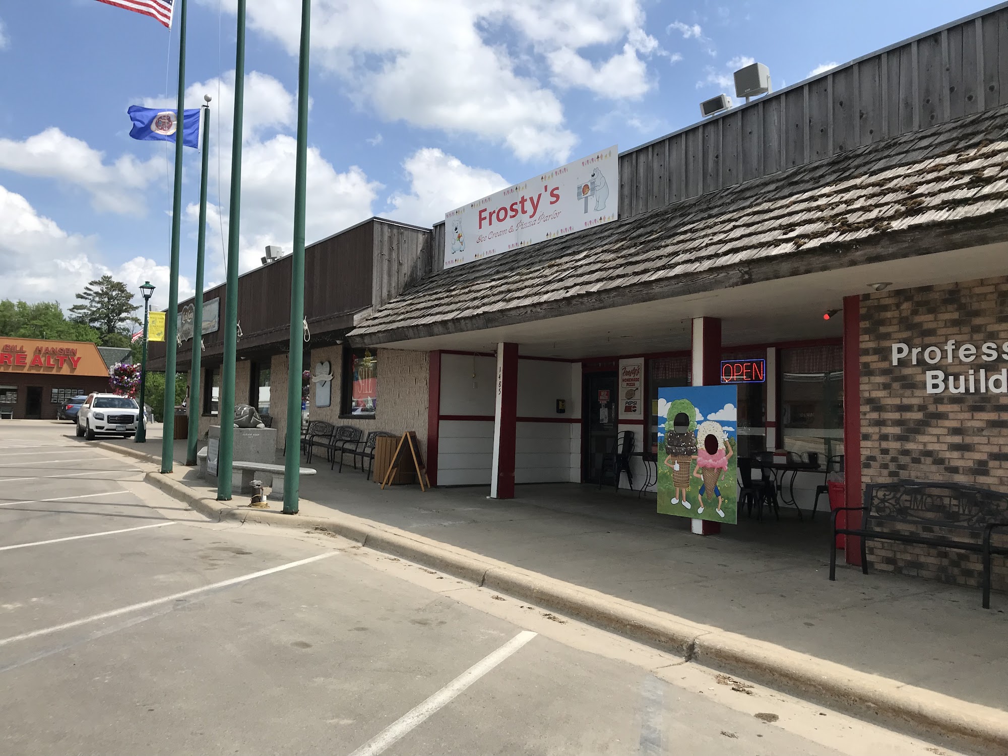 Frosty's Ice Cream & Pizza Parlor