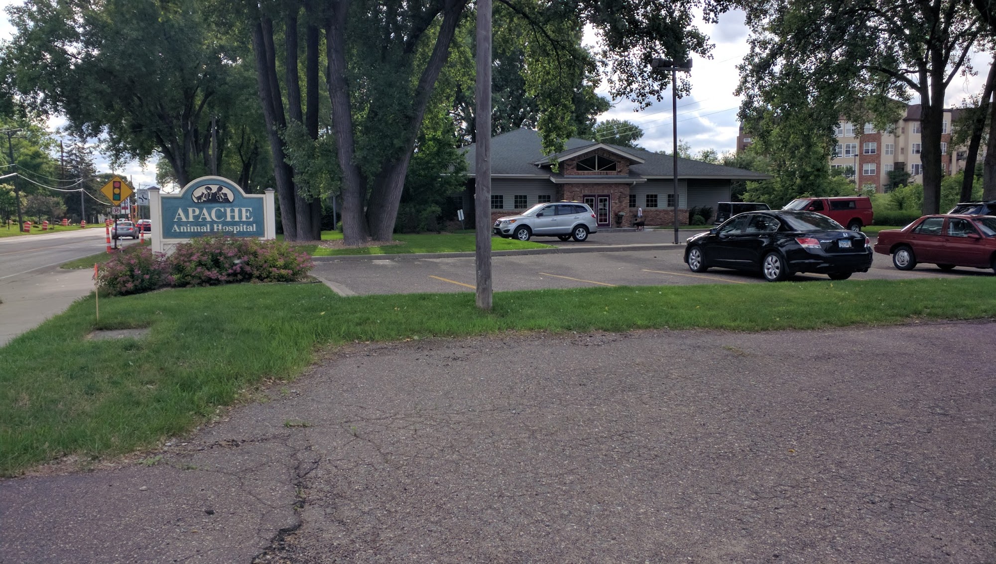 Apache Animal Hospital 2503 37th Ave NE, St Anthony Minnesota 55421