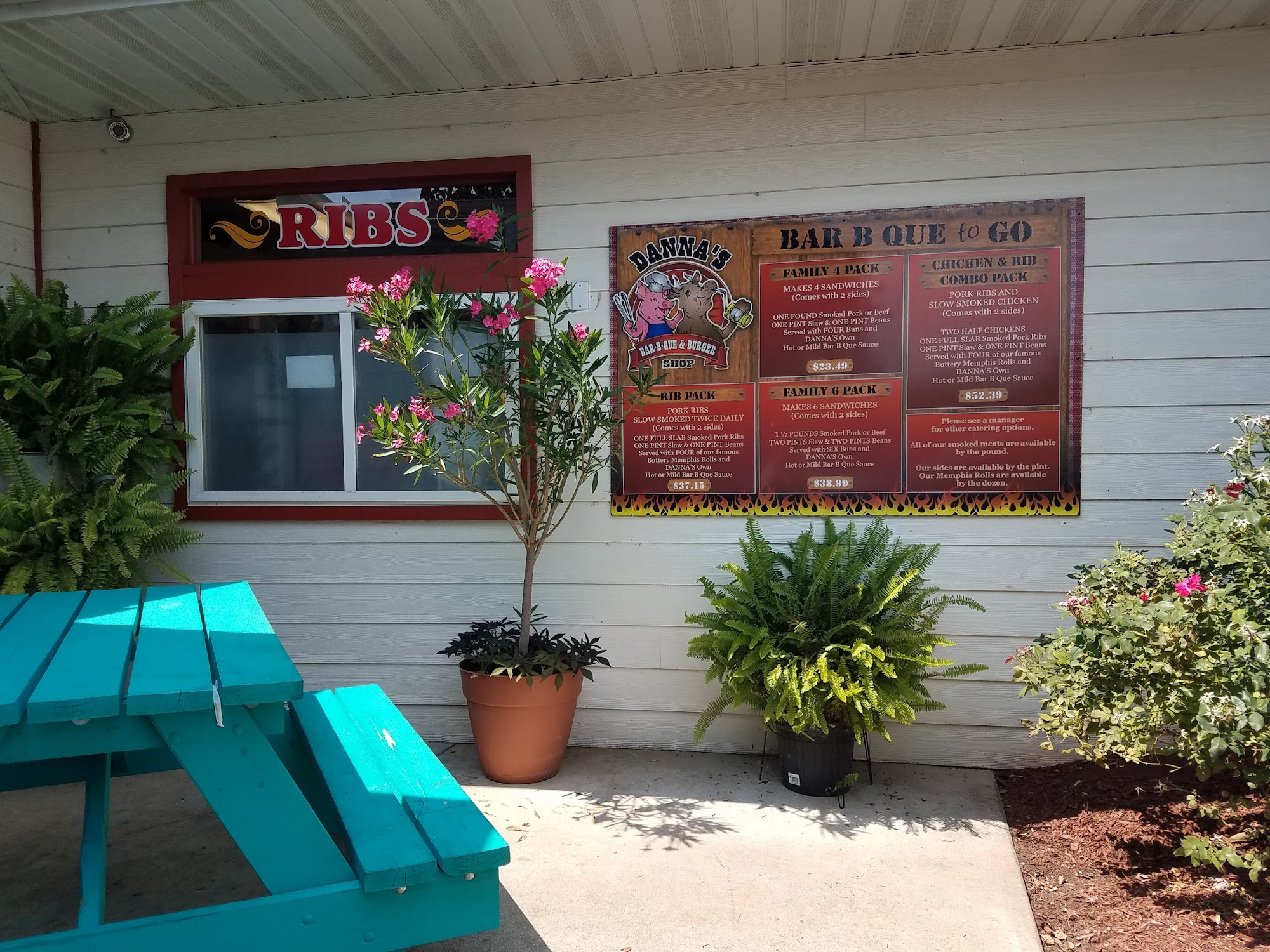 Danna's BBQ and Burger Shop