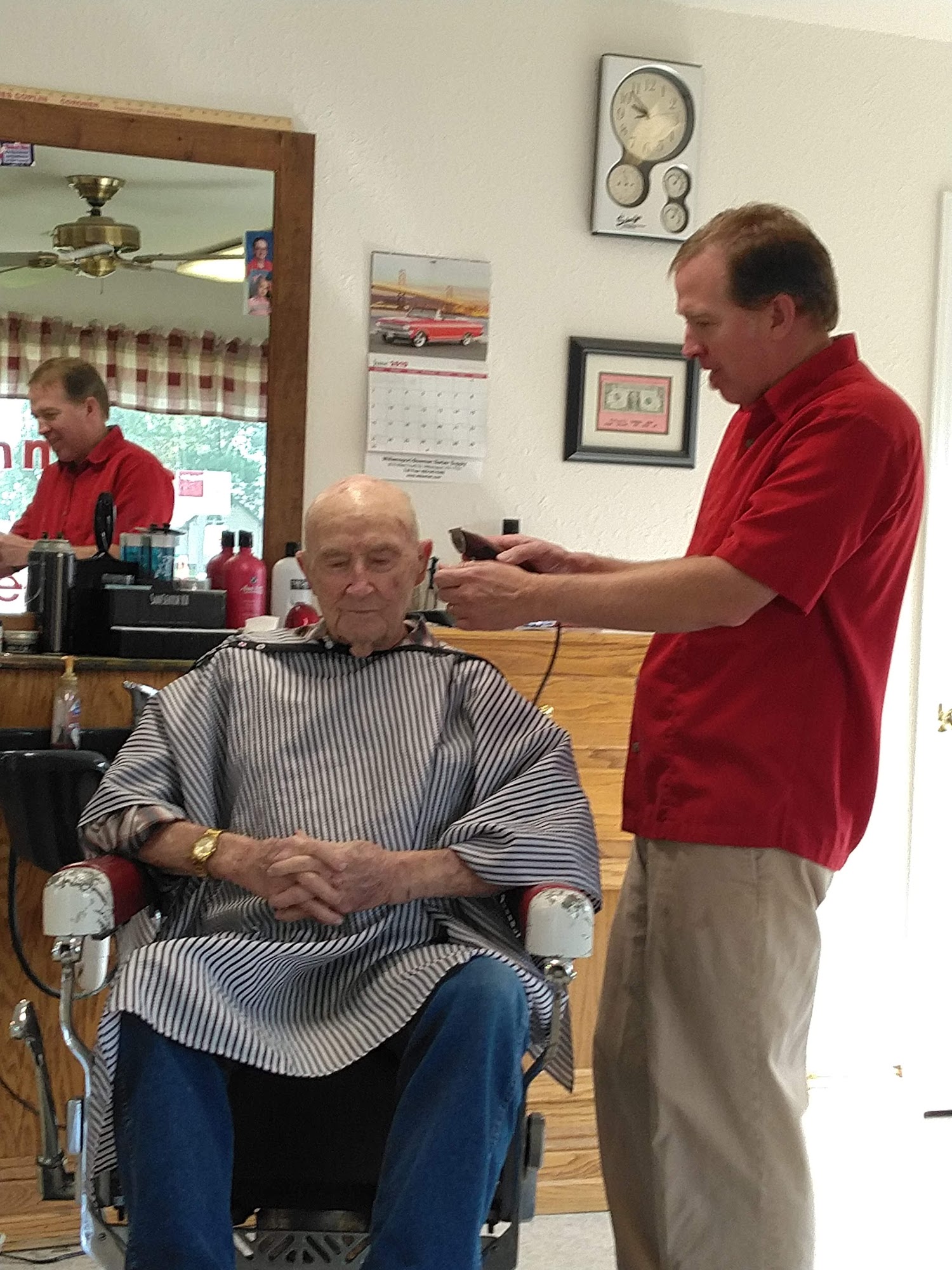 Johnny's Barber Shop 101 N Desloge Dr, Desloge Missouri 63601