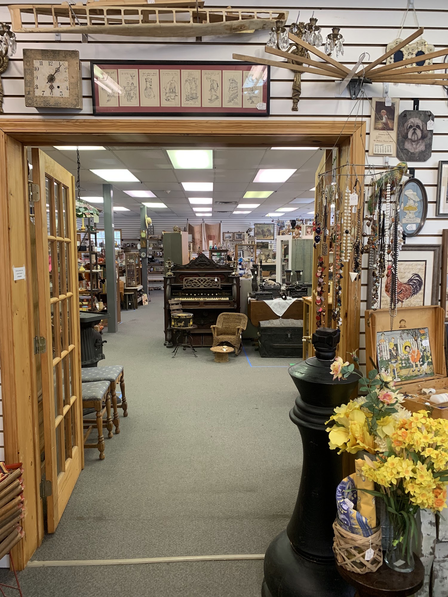 Elsie Bell's Antiques Mall