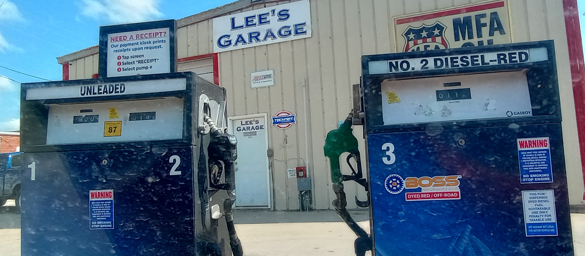 Lee's Garage