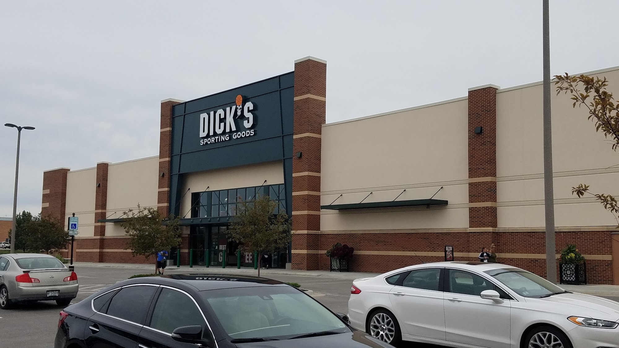 DICK'S Sporting Goods