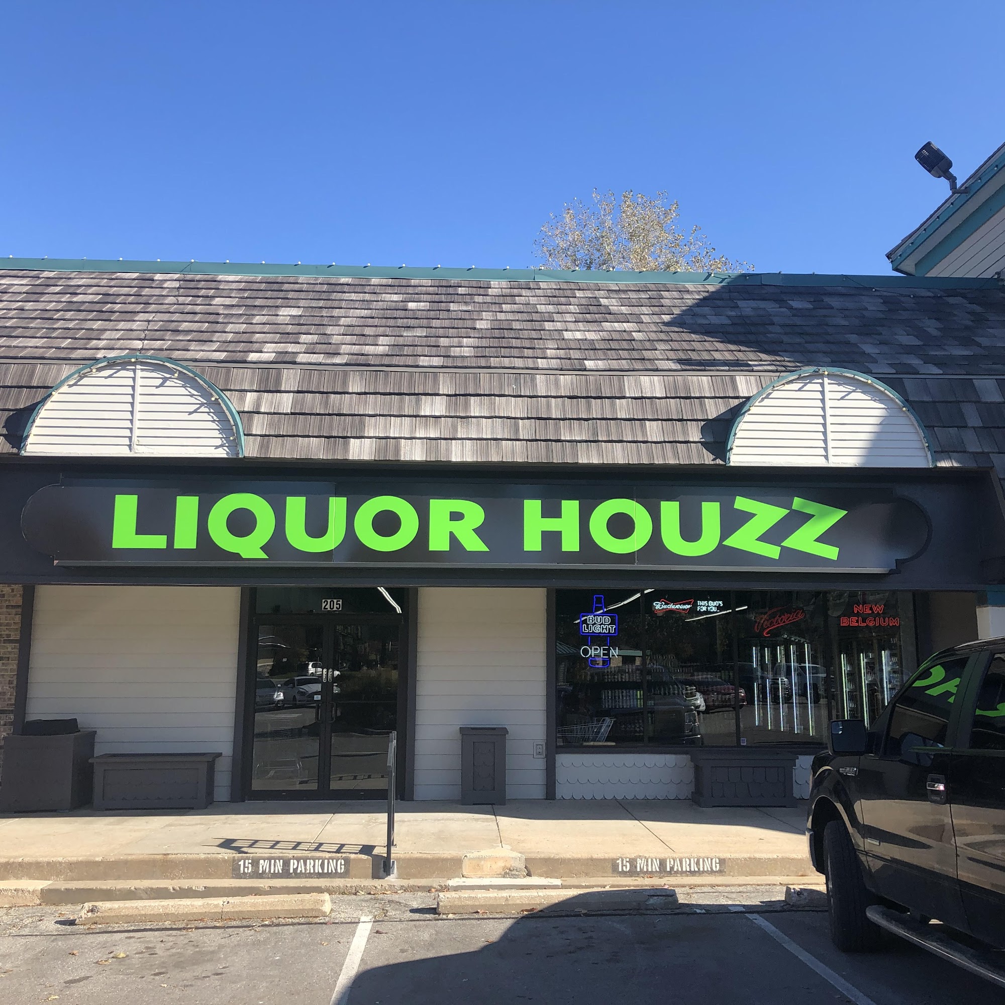 Liquor Houzz- Lee's Summit