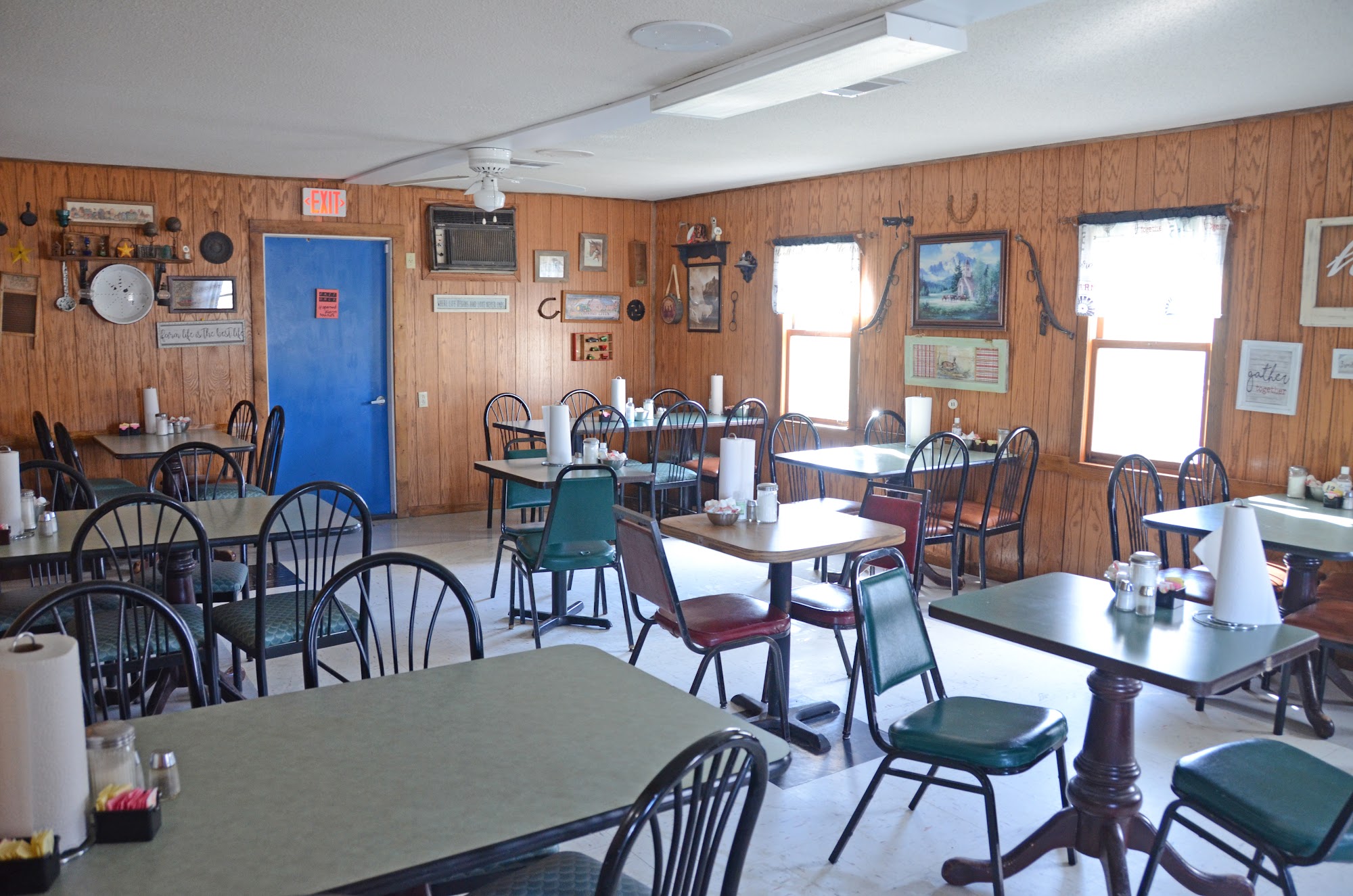 Marshell's OL' Business 36 Cafe