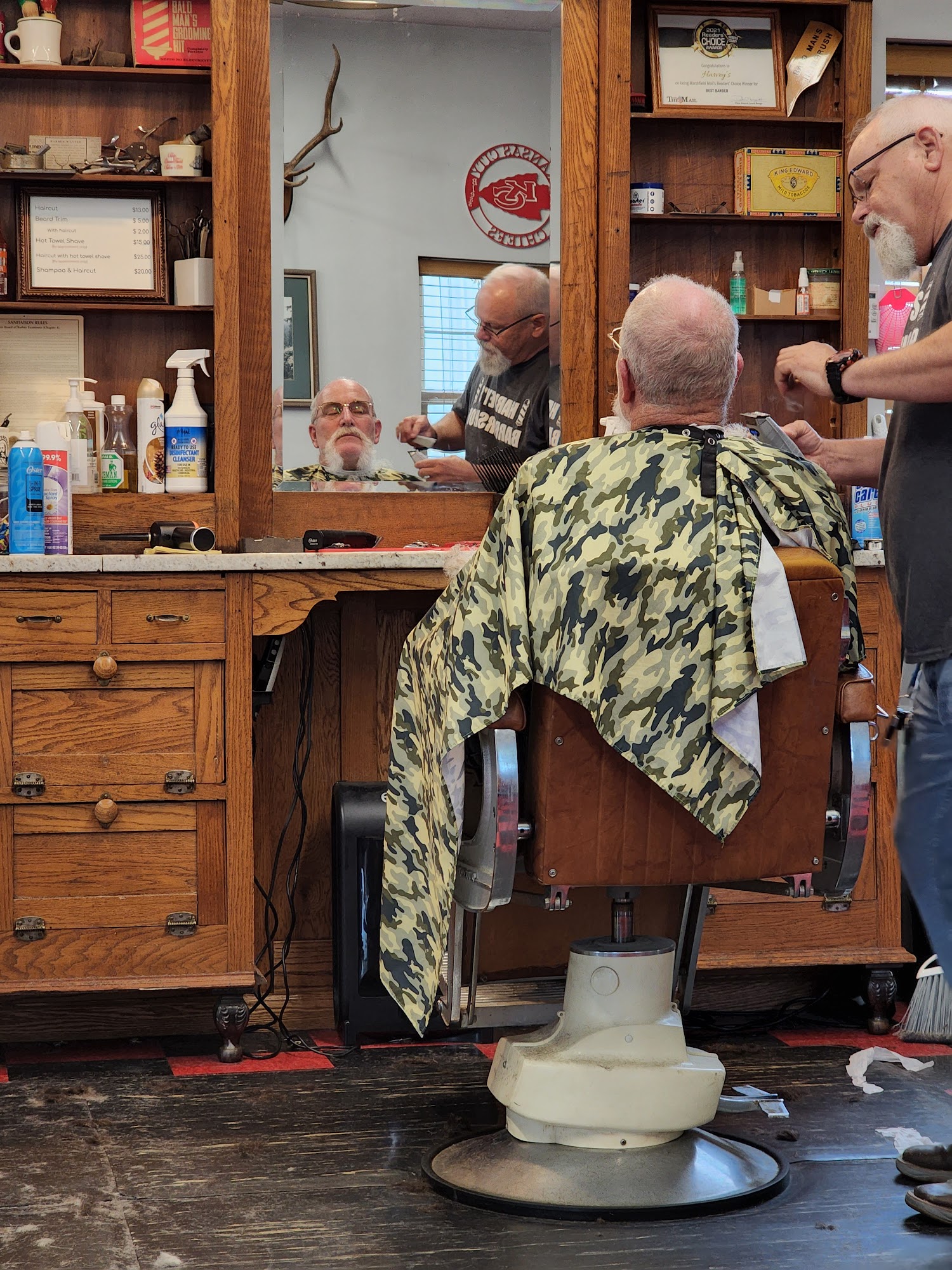 Harvey's Barber Shop 452 W Jackson St, Marshfield Missouri 65706