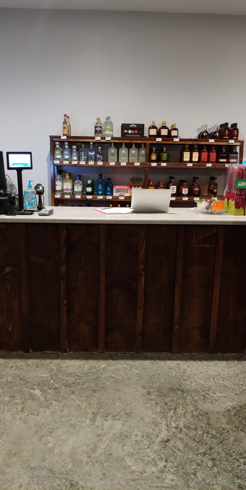 MAGEE WINE AND LIQUOR 1708 Simpson Hwy 49, Suite 3, Magee MS 39111