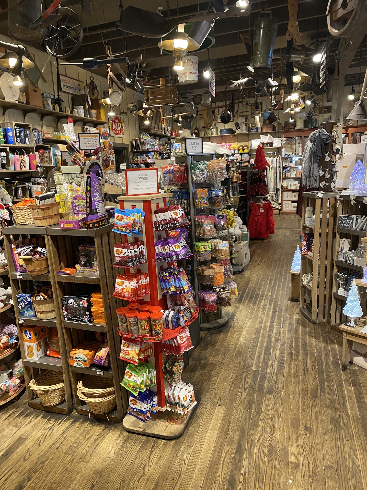 Cracker Barrel Old Country Store