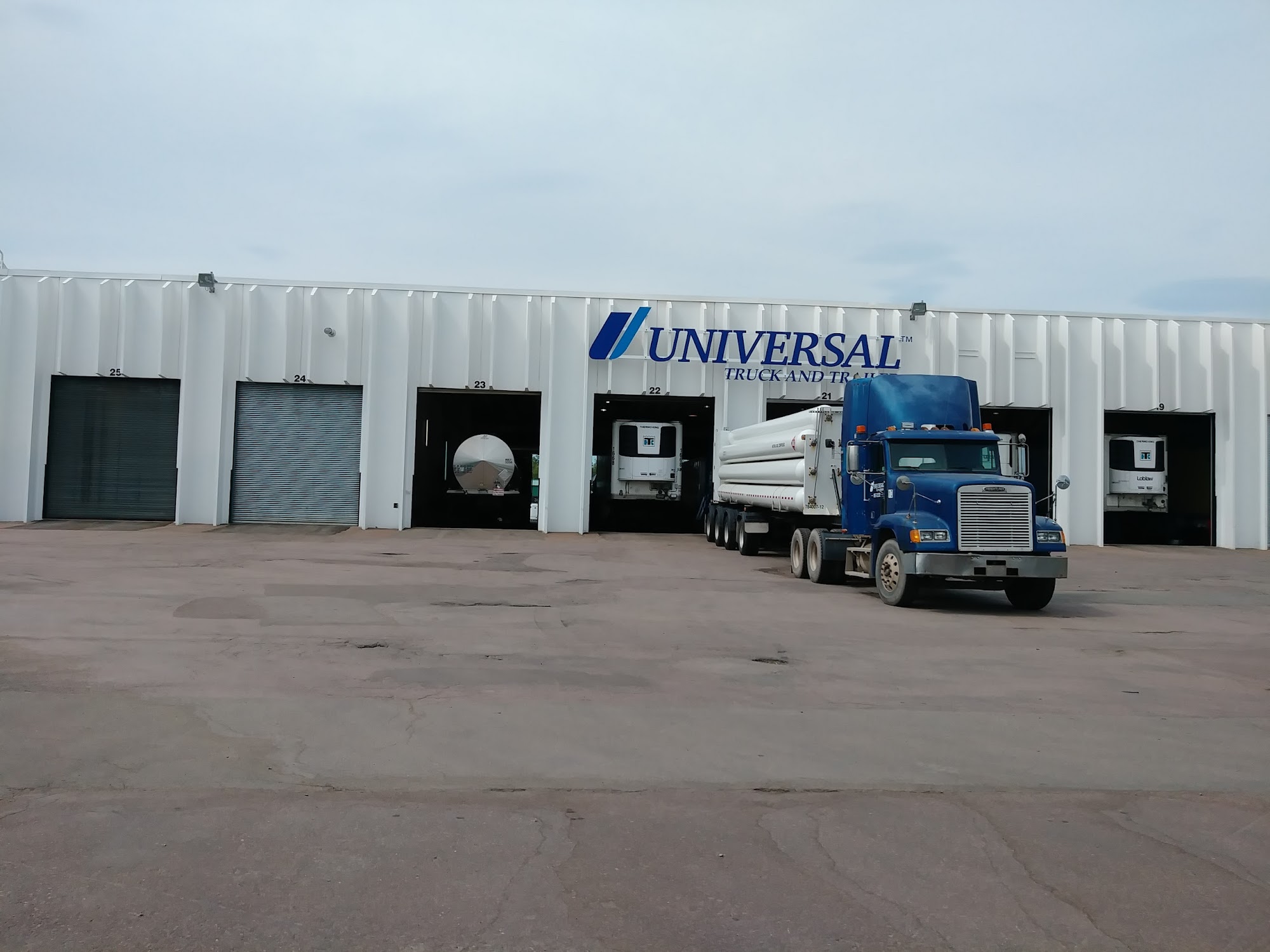 Universal Truck & Trailer