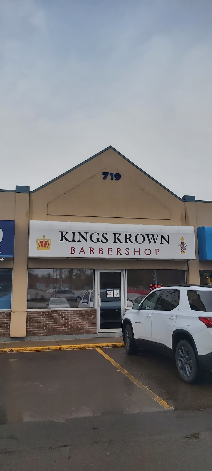 King's Krown Men's Haircuts 719 Coverdale Rd, Riverview New Brunswick E1B 3L4