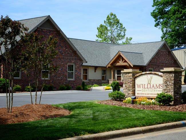 Williams Dentistry: Brandon and Amy Williams DDS