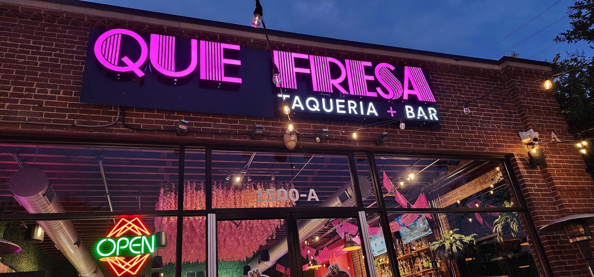 Que Fresa Taqueria + Bar