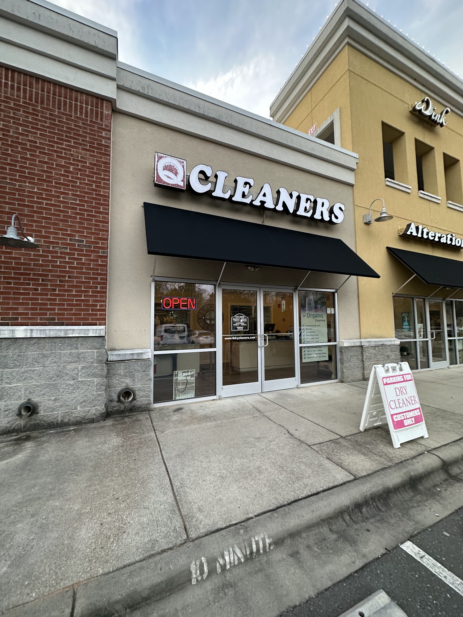 Q Dry Cleaners