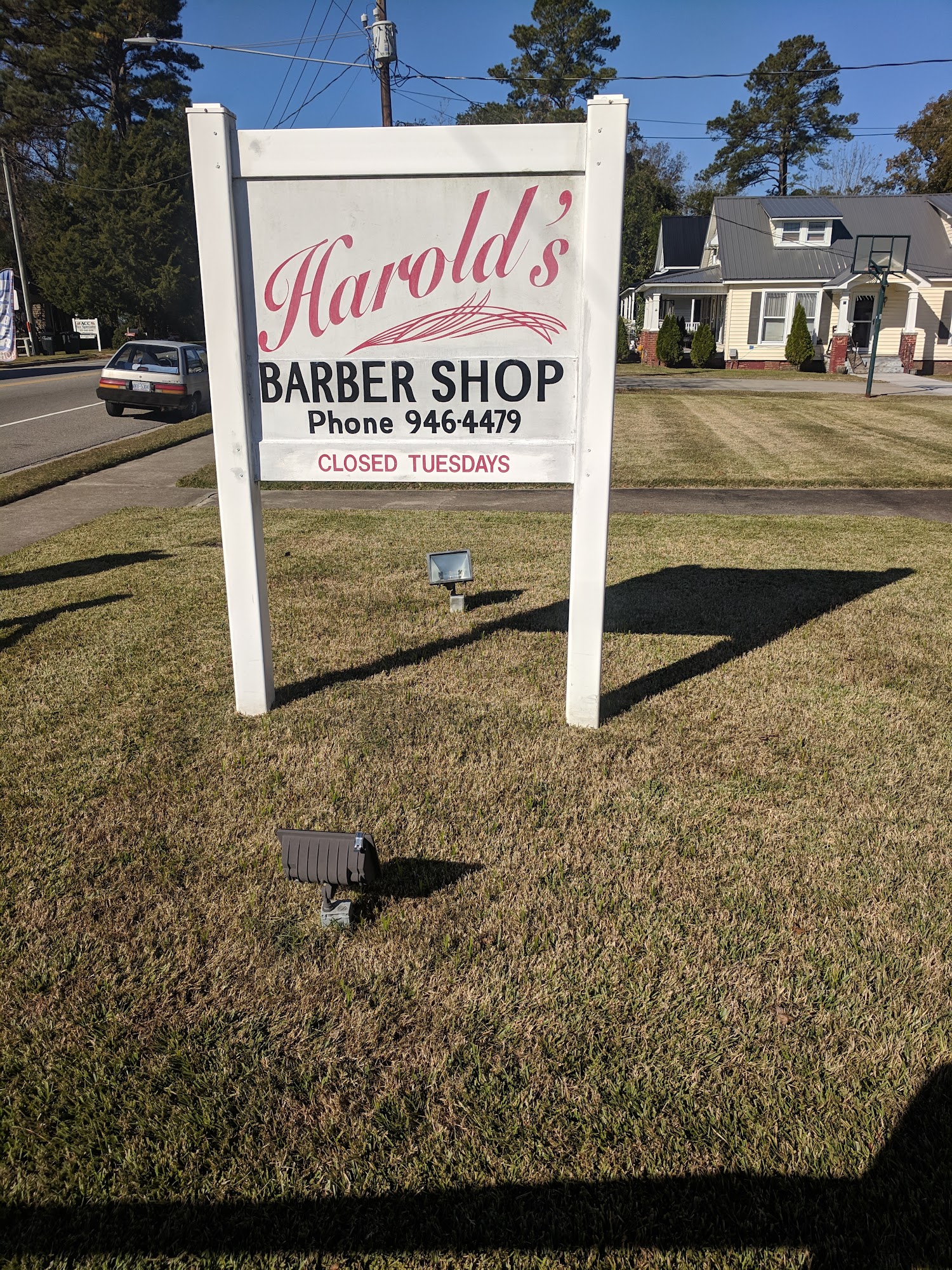 Harold's Barber Shop 70 NC-33, Chocowinity North Carolina 27817