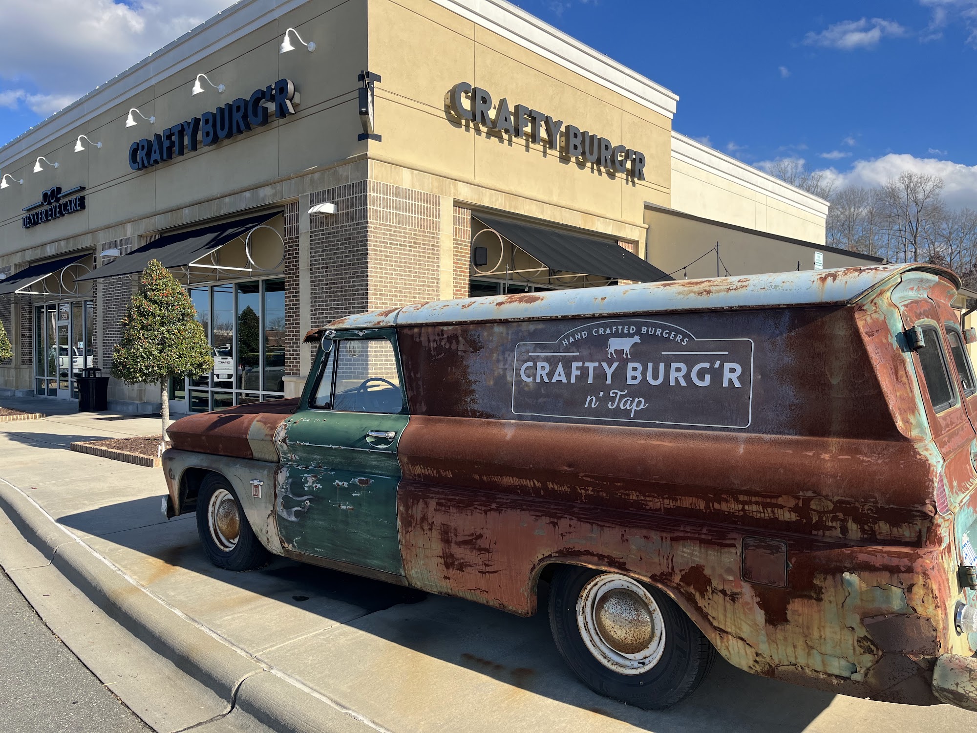 Crafty Burger N' Tap