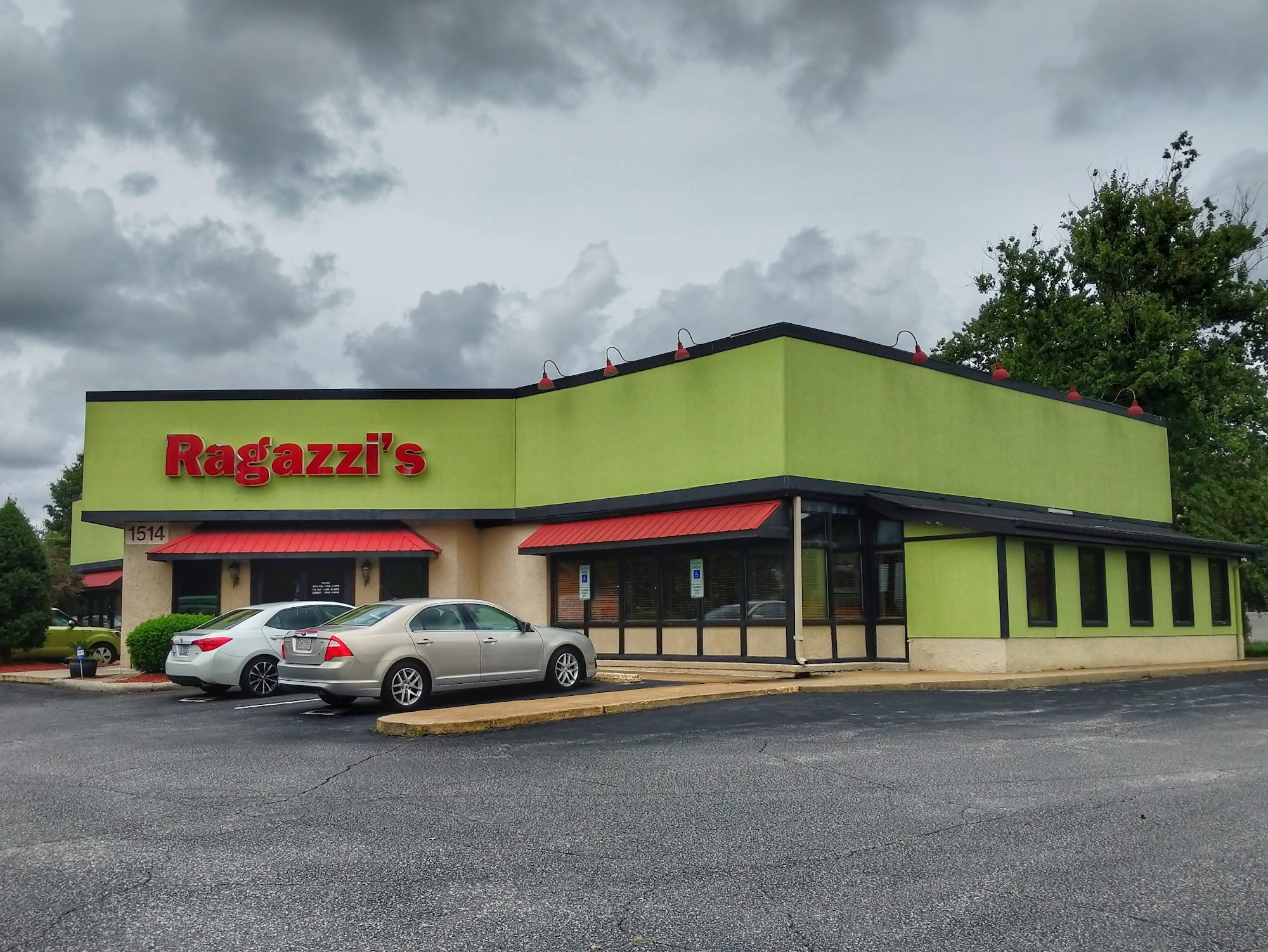 Ragazzi's Italian Restaurant