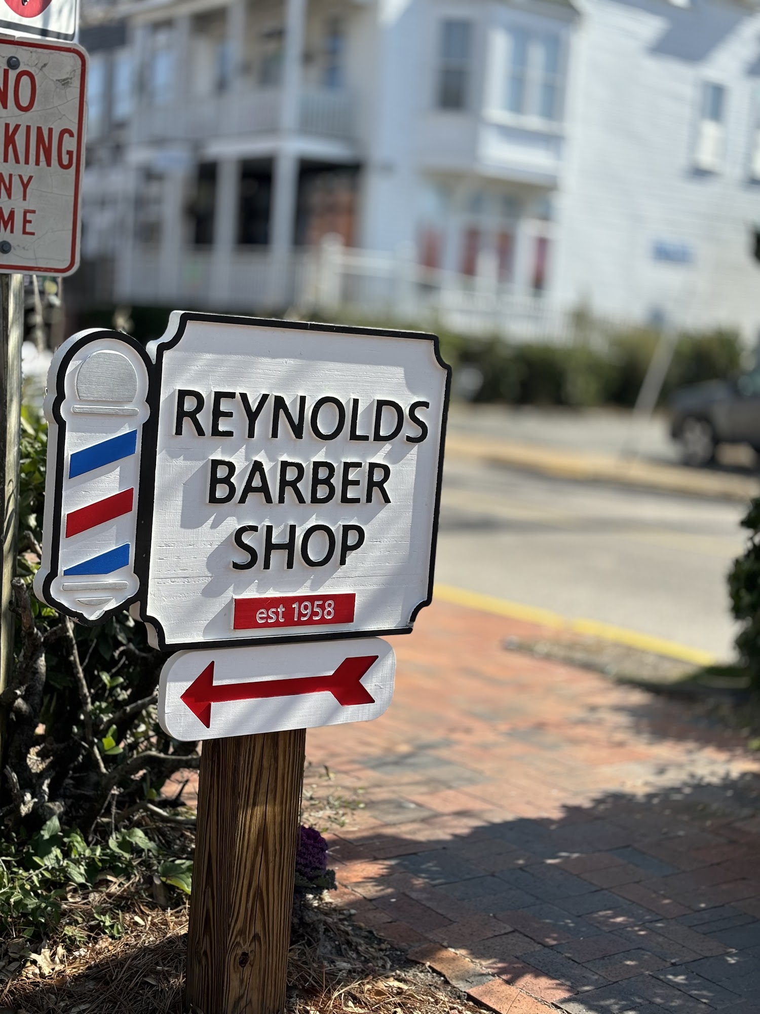 Reynolds Barber Shop 303 Old Tom St, Manteo North Carolina 27954