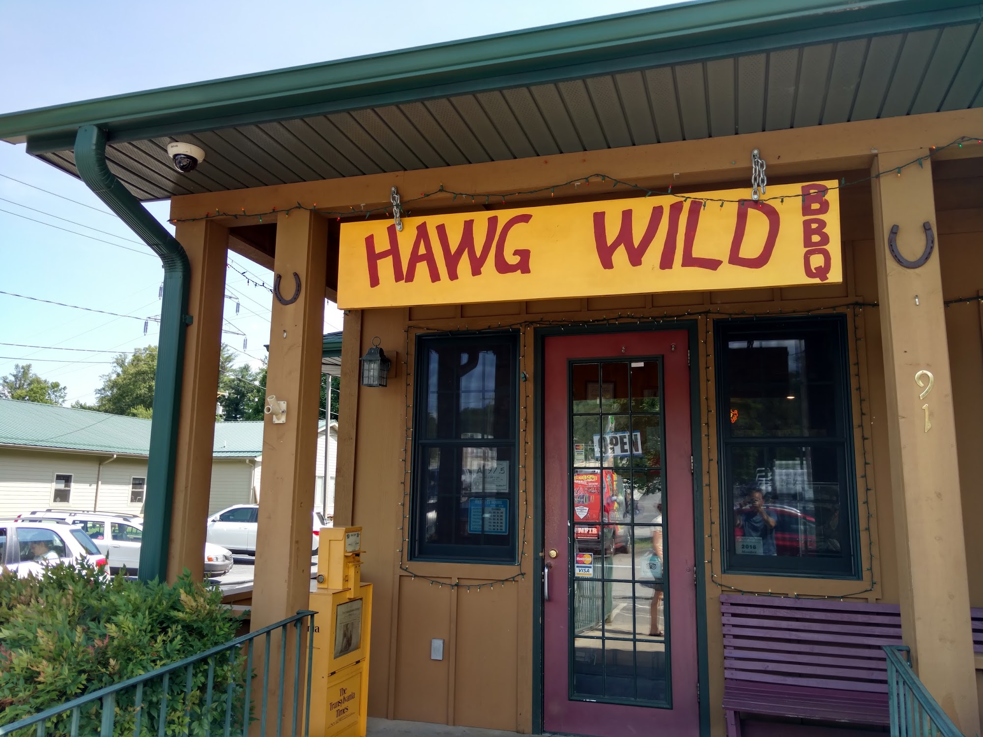 Hawg Wild Smokehouse & Taproom