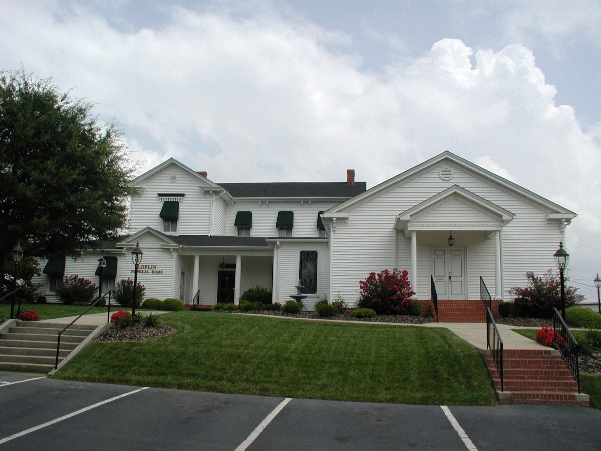 Loflin Funeral Home & Cremation Service 147 Coleridge Rd, Ramseur North Carolina 27316