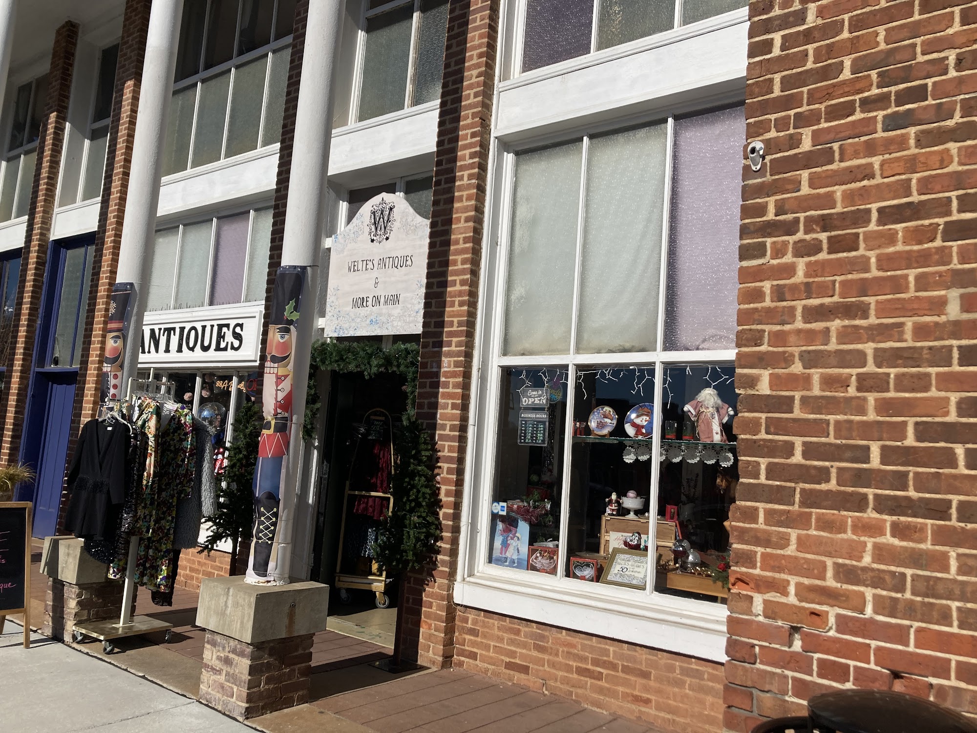 Welte's Antiques & More On Main