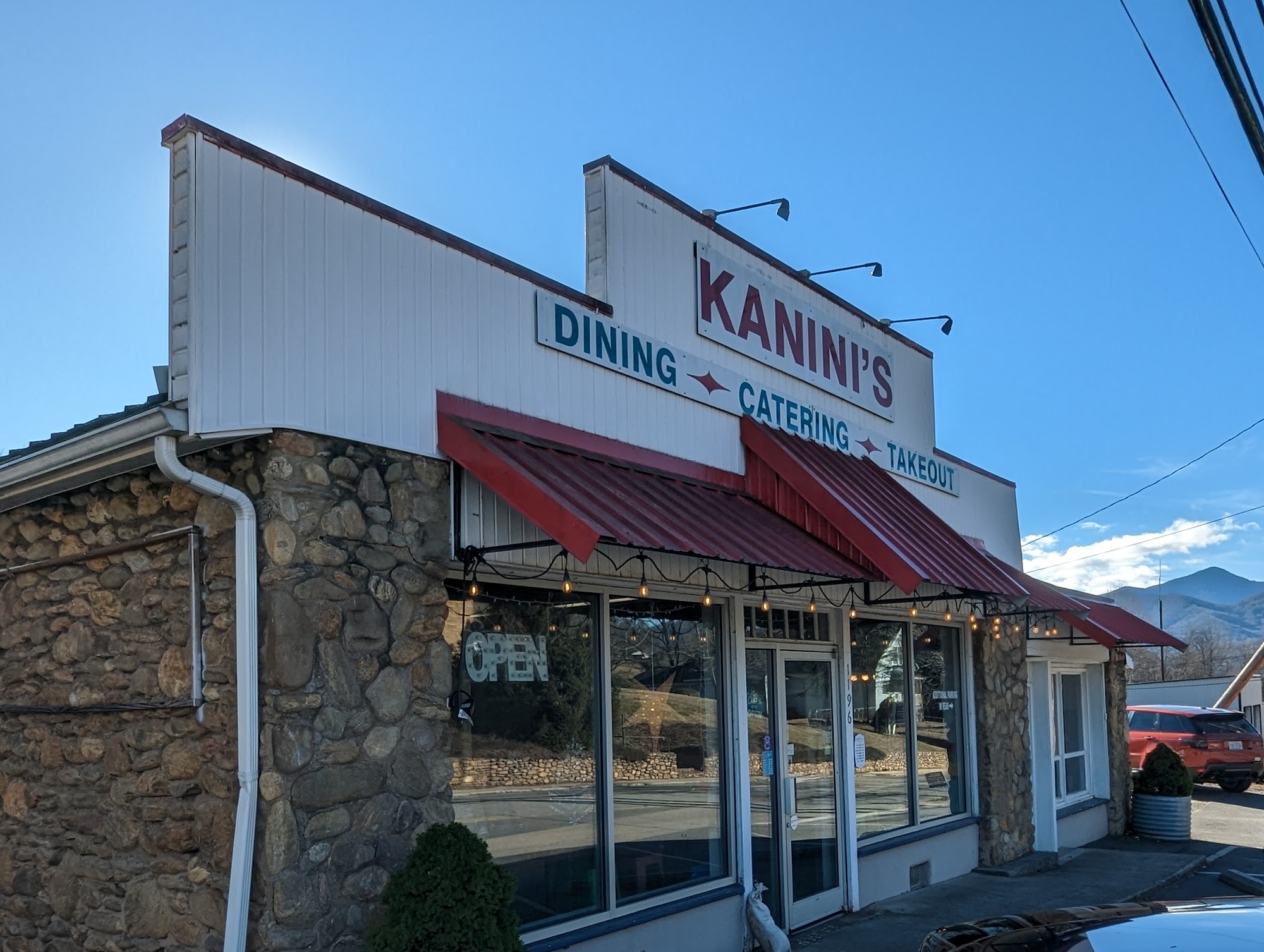 Kanini's Restaurant & Catering