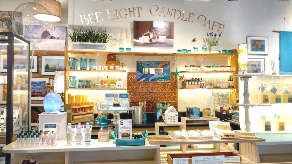 Bee Light Candle Cafe