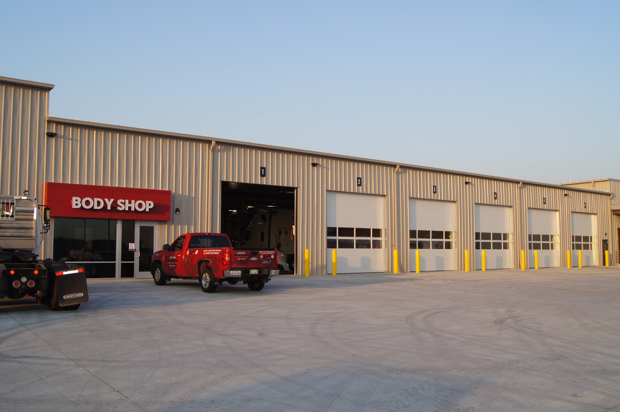 Truck Center Companies - Body Shop