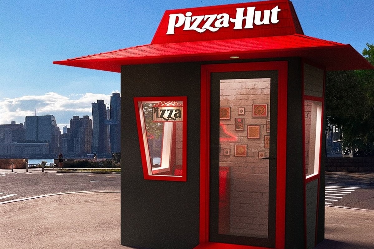 New Pizza Hut Pop-Up Fits Just One Customer at a Time
