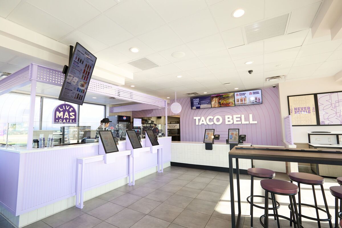 Taco Bell's Live Más Café Expands to Texas