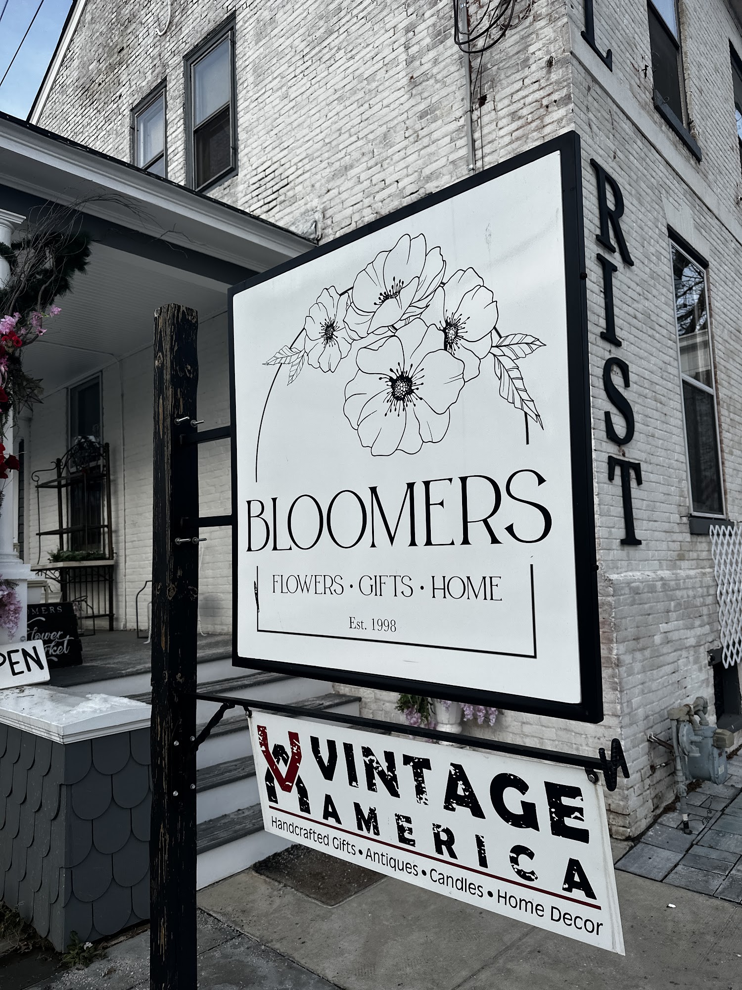 Bloomers & Things