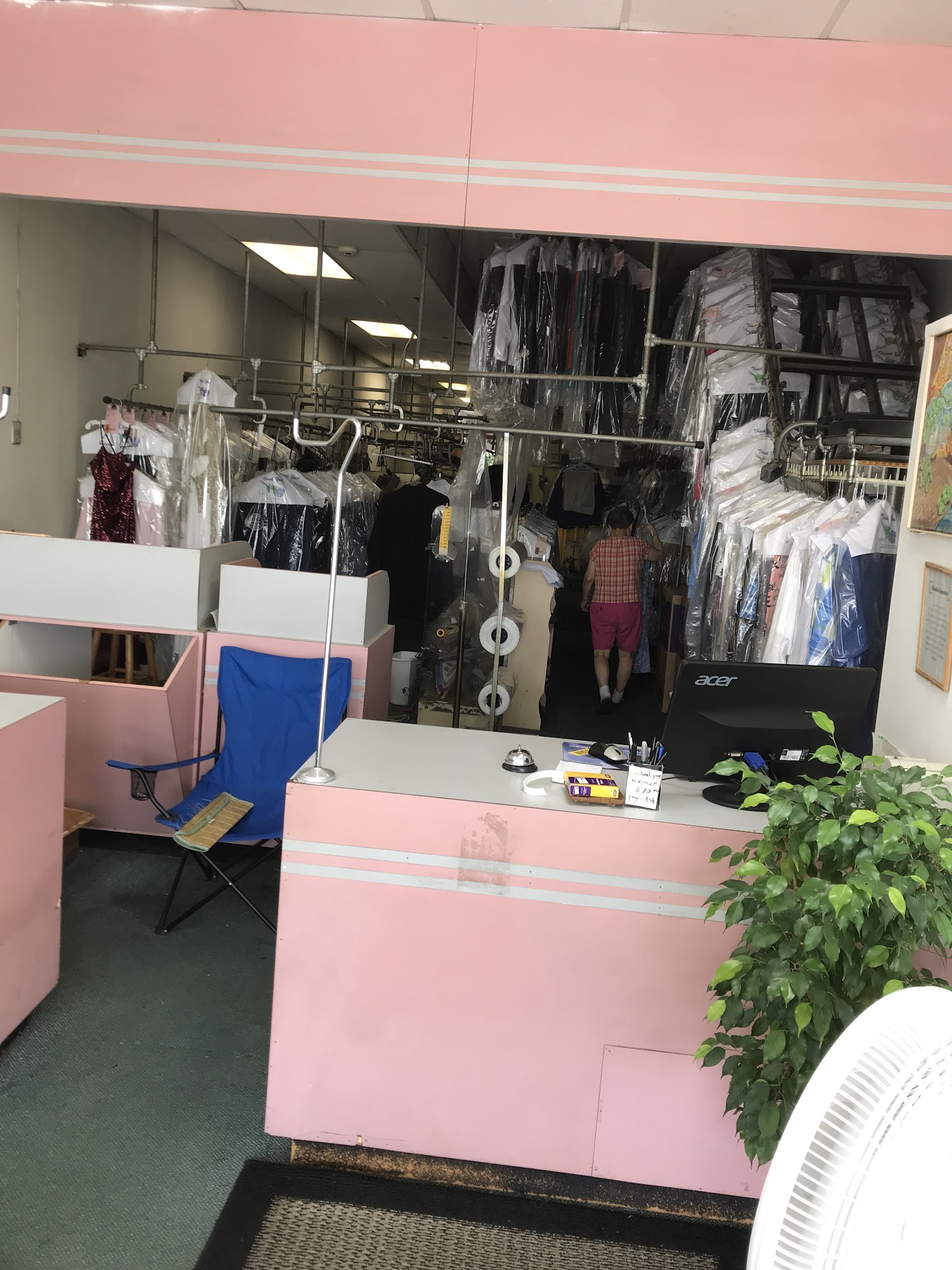 4-H Dry Cleaners 1393 Blackwood-Clementon Rd, Clementon New Jersey 08021