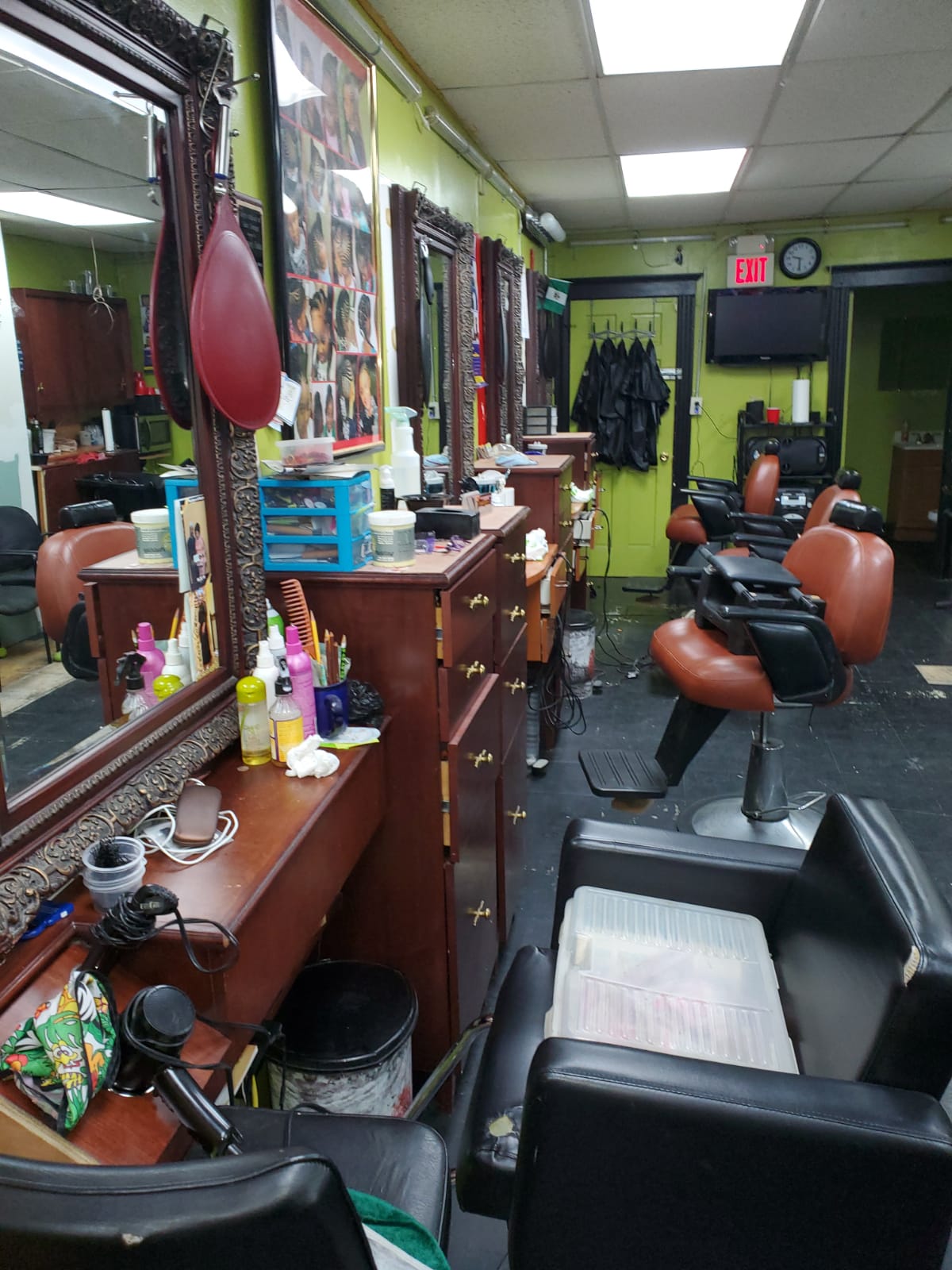 Perfect Touch Unisex Beauty Salon