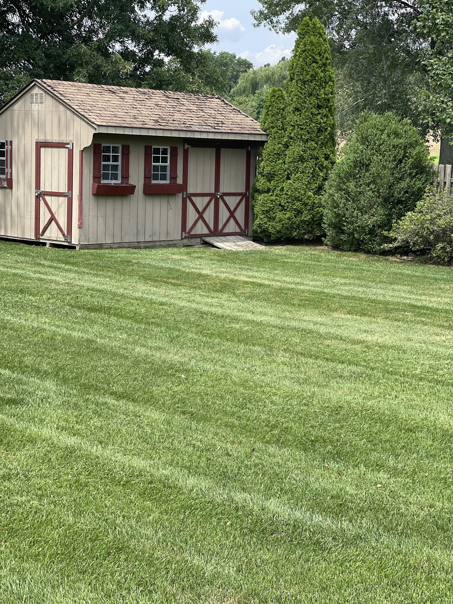 Brown's Lawn Care & Property Maintenance LLC 4 Peachtree Ln, Mullica Hill New Jersey 08062