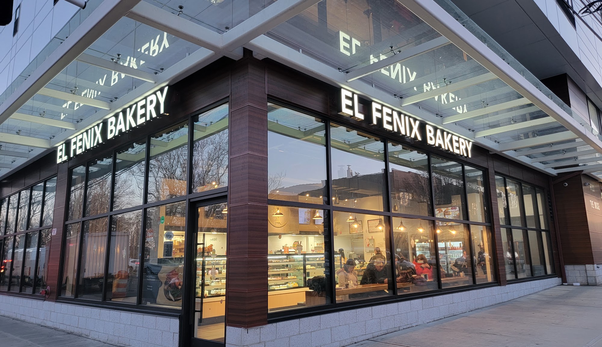 El Fenix Bakery