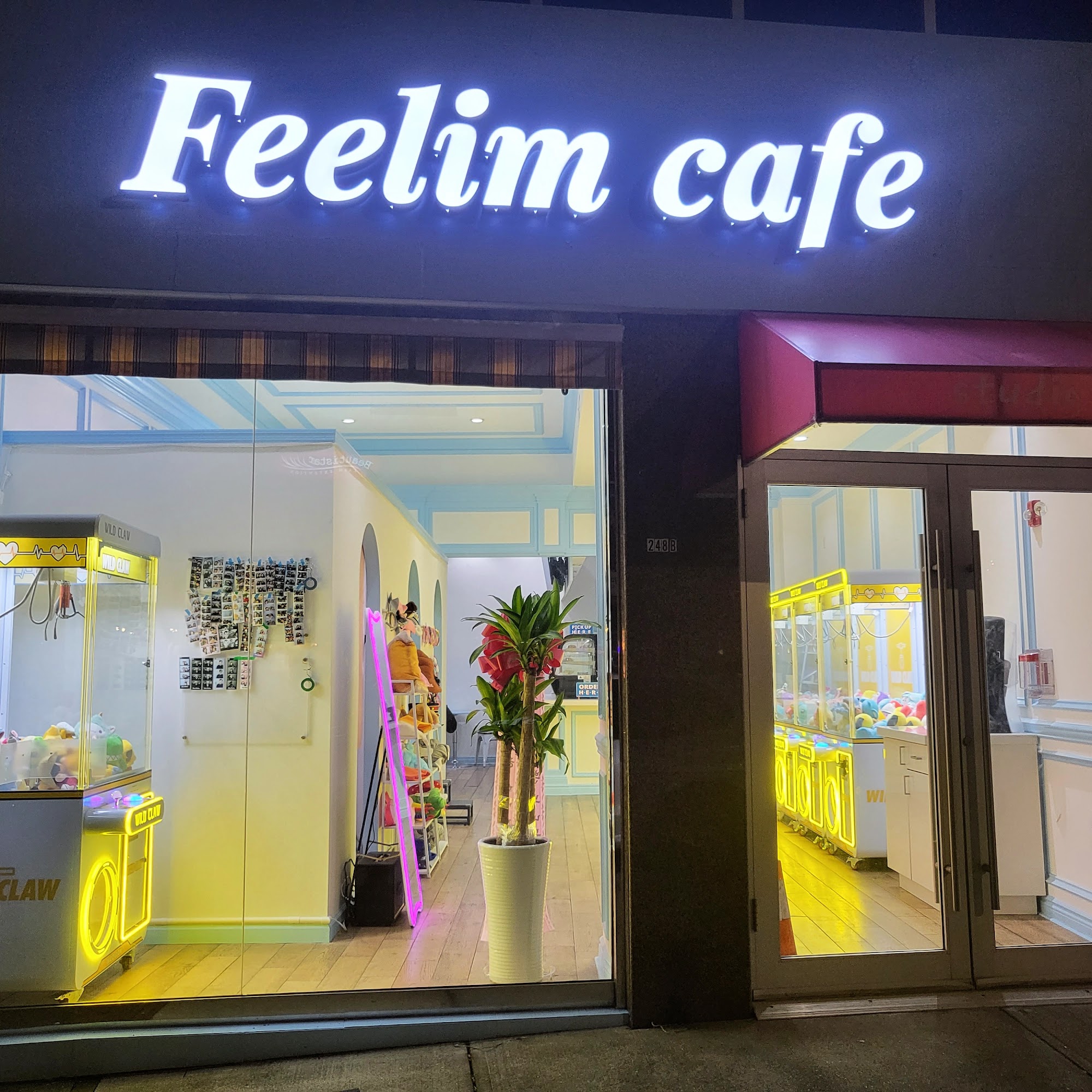 FEELIM CAFE