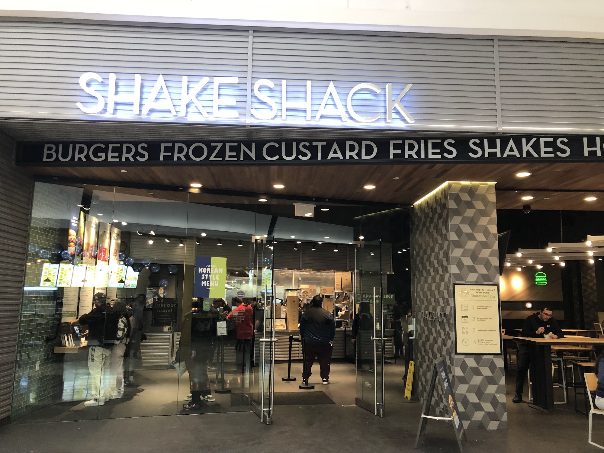 Shake Shack Garden State Plaza