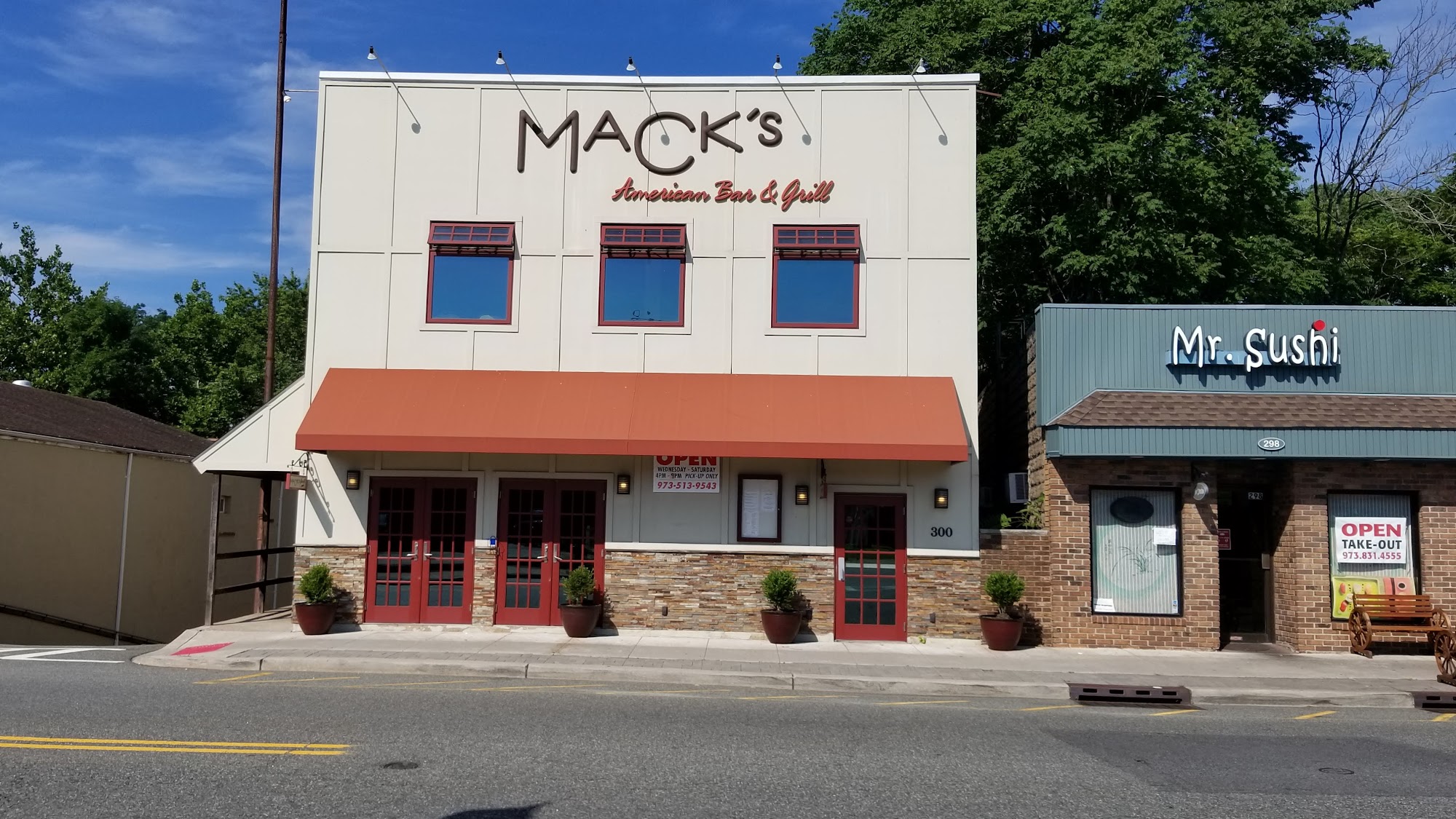 Mack's American Bar & Grill