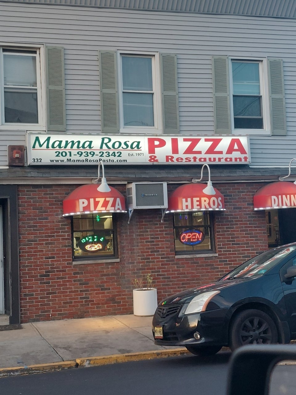 Mama Rosa Pizza and Pasta