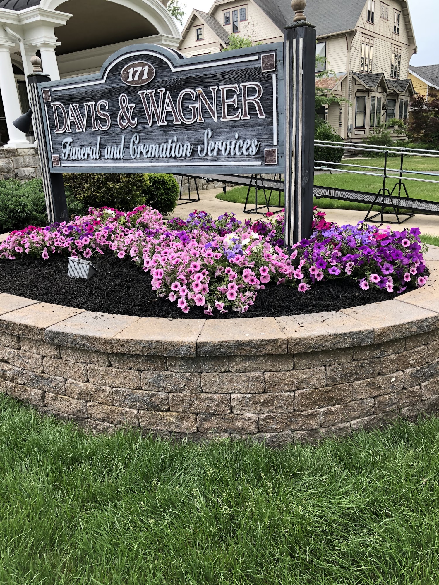 Davis And Wagner Funeral And Cremation Services