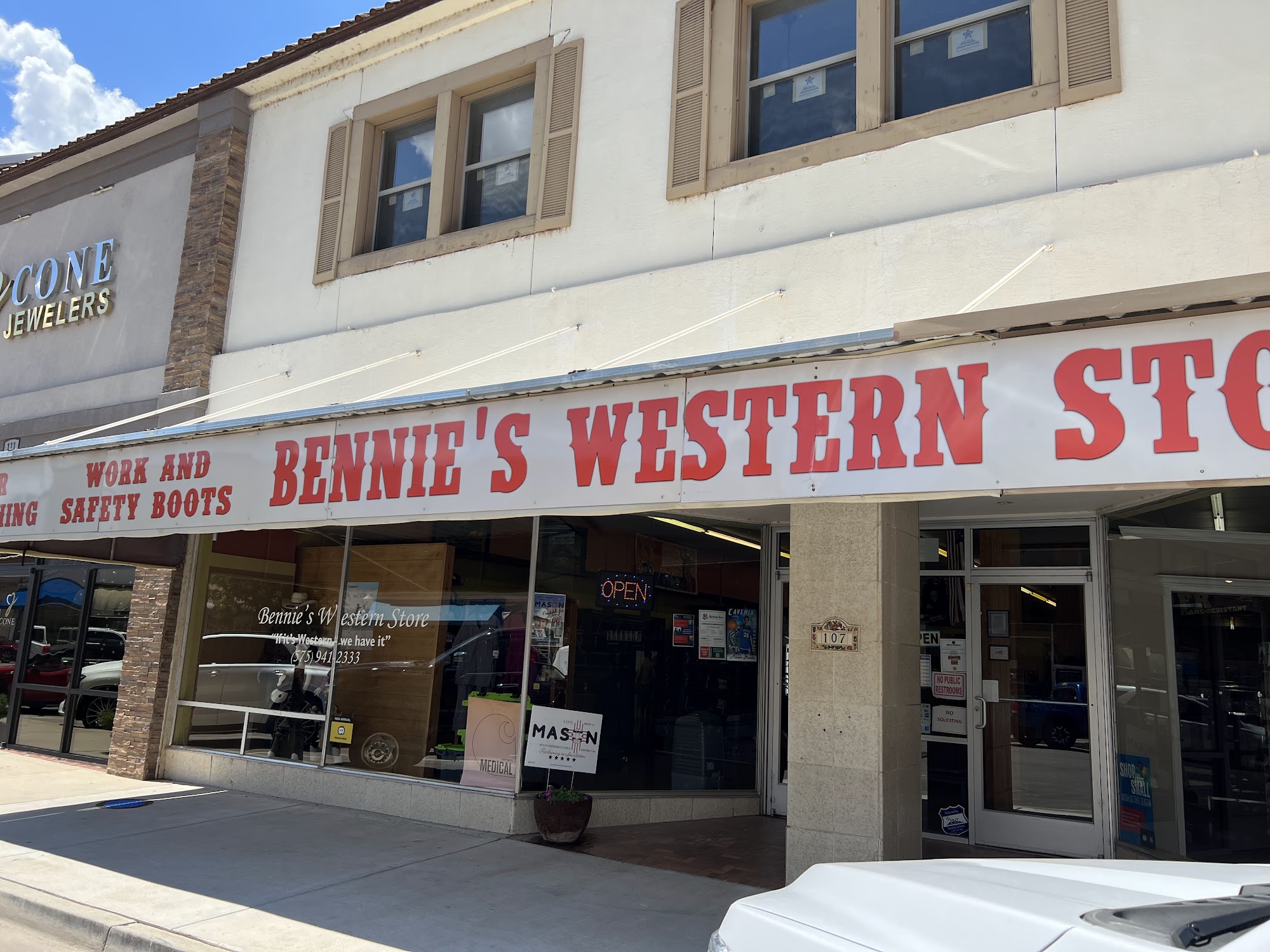 Bennie’s Western Wear & Workwear