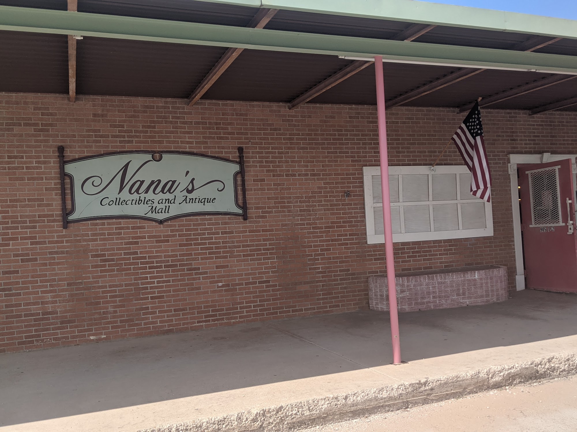 Nana's Antiques & Collectibles