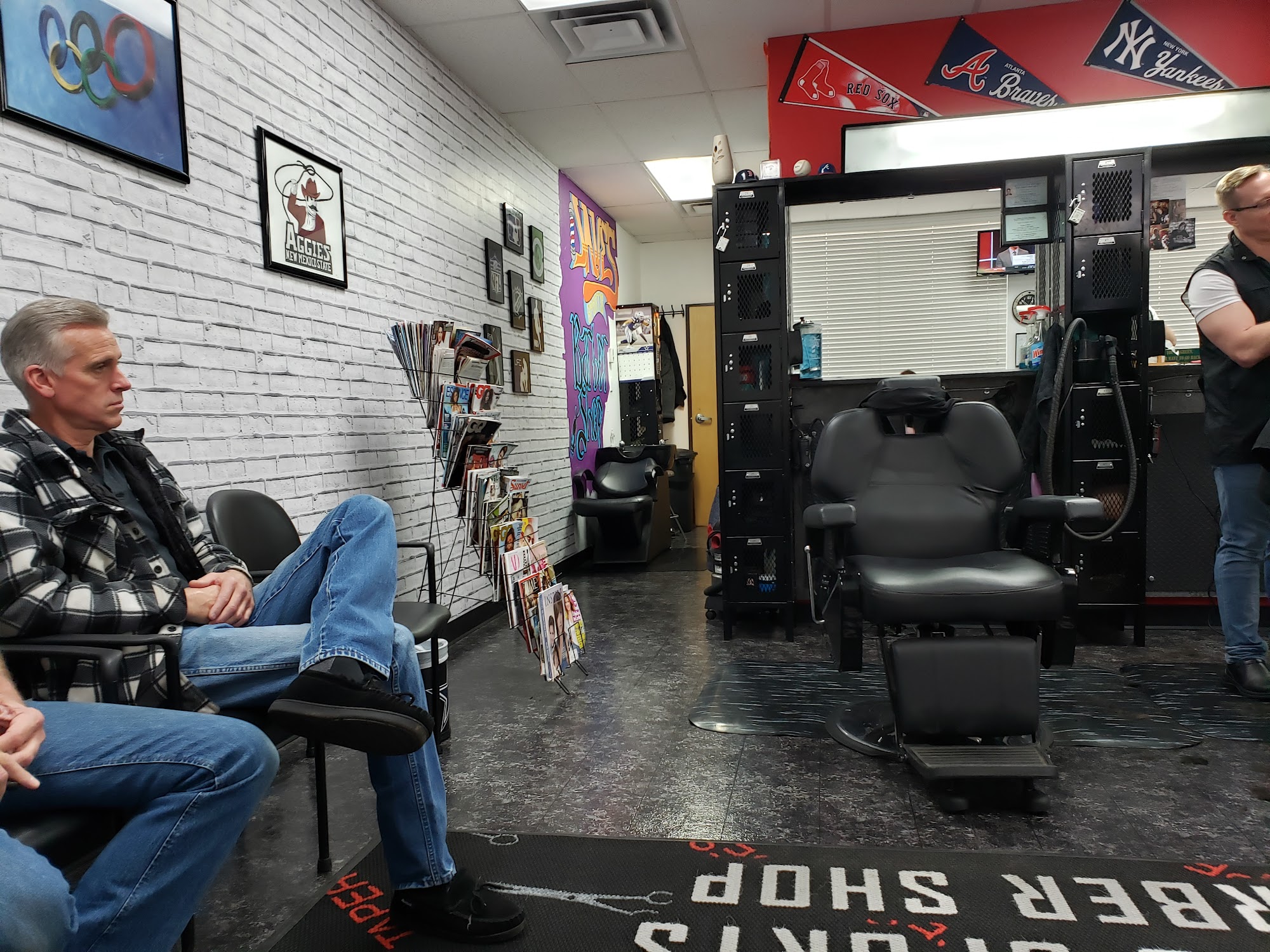 Dave's Sports Barber Shop 123 Central Park Square, Los Alamos New Mexico 87544