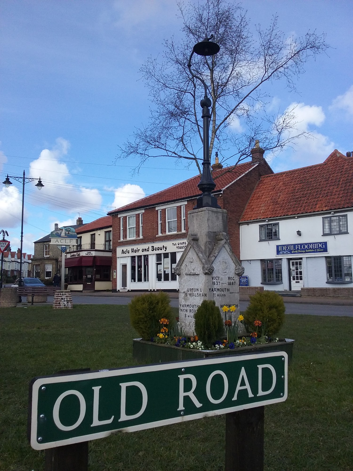 Well Acle - The Street