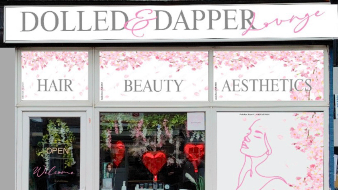 Dolled and Dapper lounge
