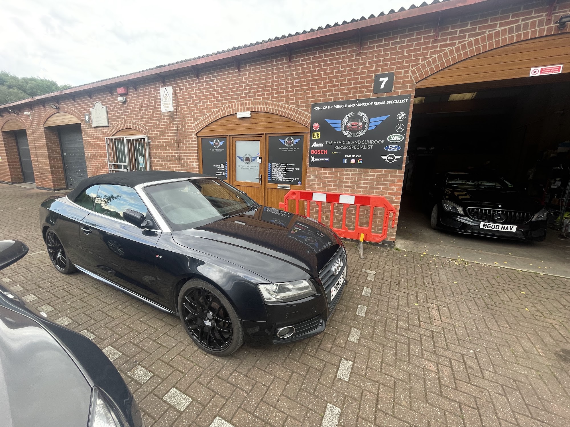 The Vehicle And Sunroof Repair Specialist